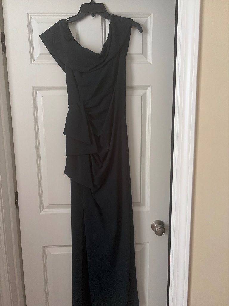 Xscape Emerald Green Off The Shoulder Formal Dress; Only Worn Once To A Wedding.